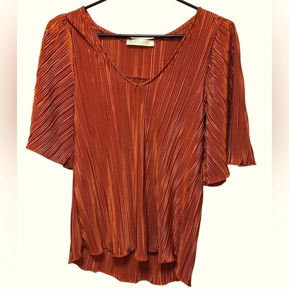 Women's Rust Top with flutter sleeves Sz M